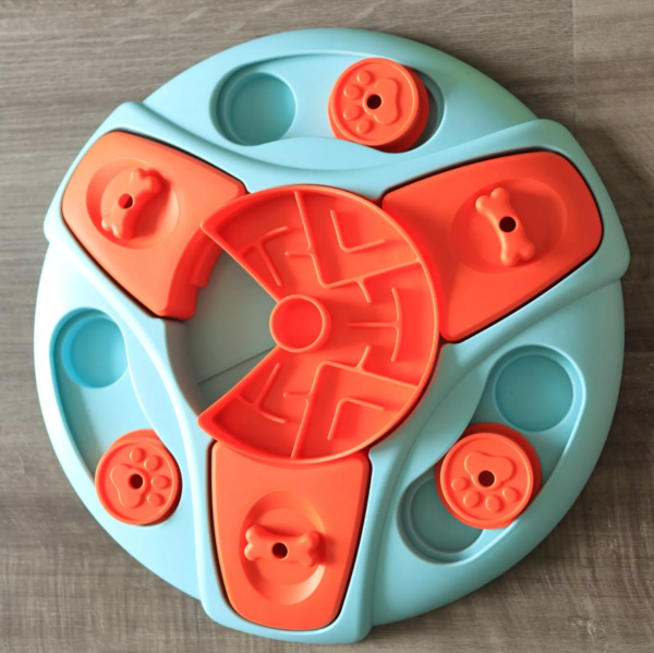 Interactive Dog Puzzles for Learning and Play